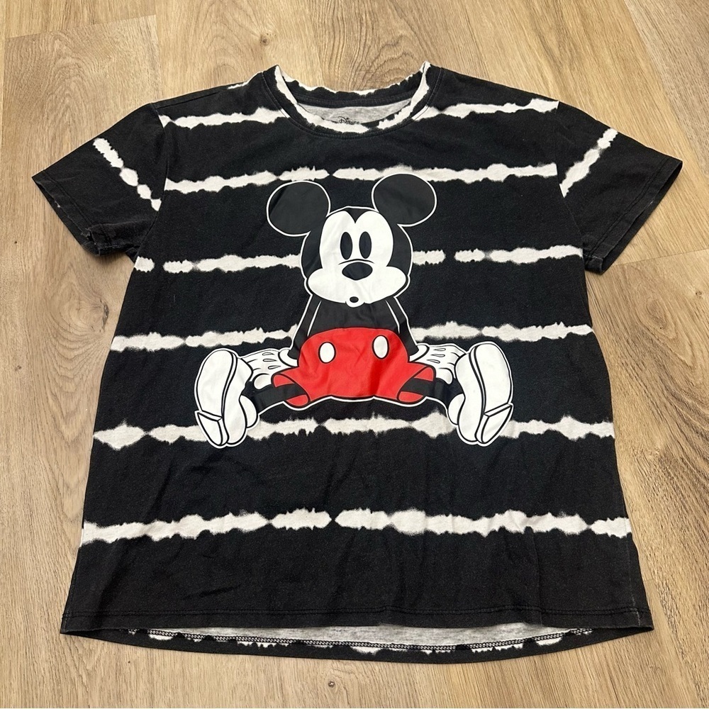 Disney Black and White Striped Mickey Graphic Short Sleeve Tee size M
